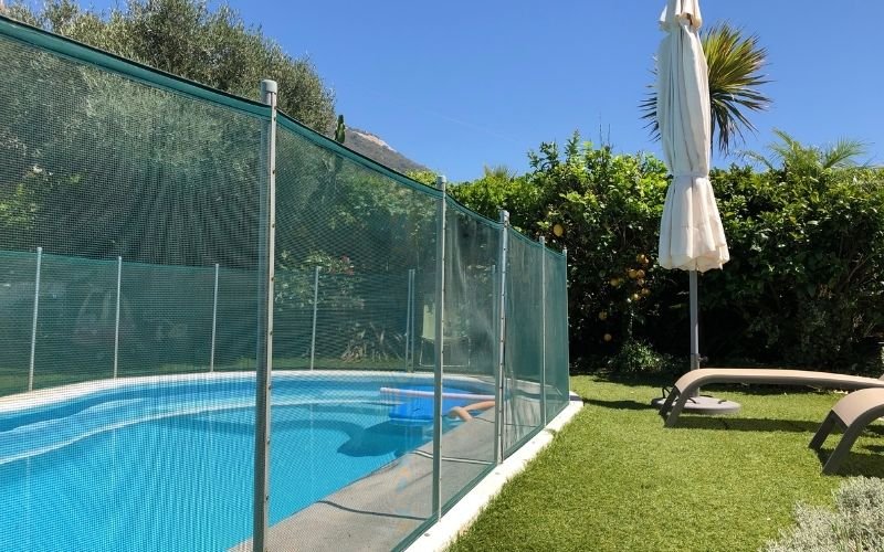 pool fence ideas