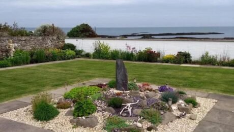 Modern Garden Decorations with Monolith Stone